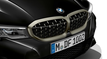BMW M340i xDrive - grille