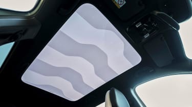 Mercedes GLB Electric - panoramic roof