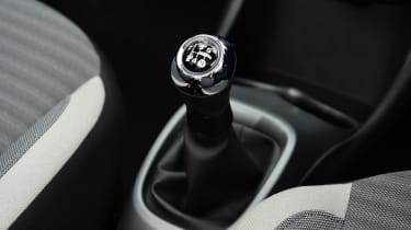Toyota Aygo - gear lever