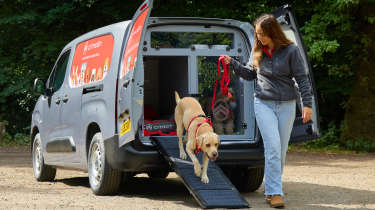 Citroen Pawlingo concept - dog ramp