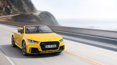 Audi TT RS - front tracking