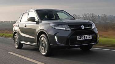 Suzuki Vitara - front tracking, driver's side