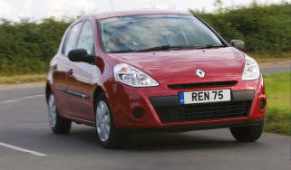 Renault Clio Pzaz front cornering