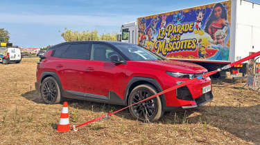 Citroen e-C5 Aircross - front parked