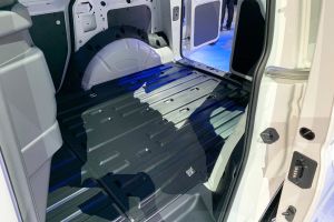 VW Caddy - cargo bay reveal