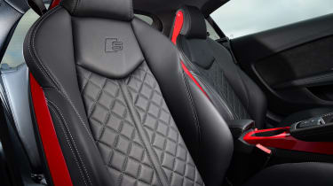 Audi TTS - seats