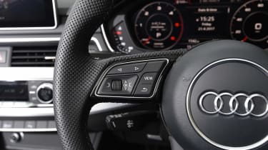 Audi A5 Cabriolet - steering wheel
