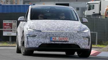 Tesla Model Y Performance - dynamic front cornering
