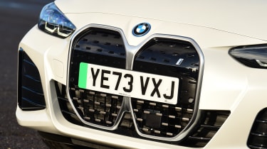 BMW i4 eDrive35 M Sport - front grille
