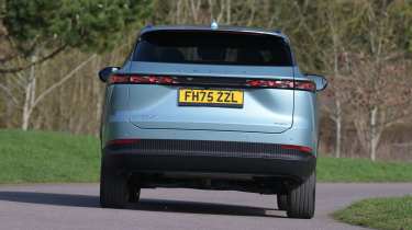 Omoda 7 - rear cornering