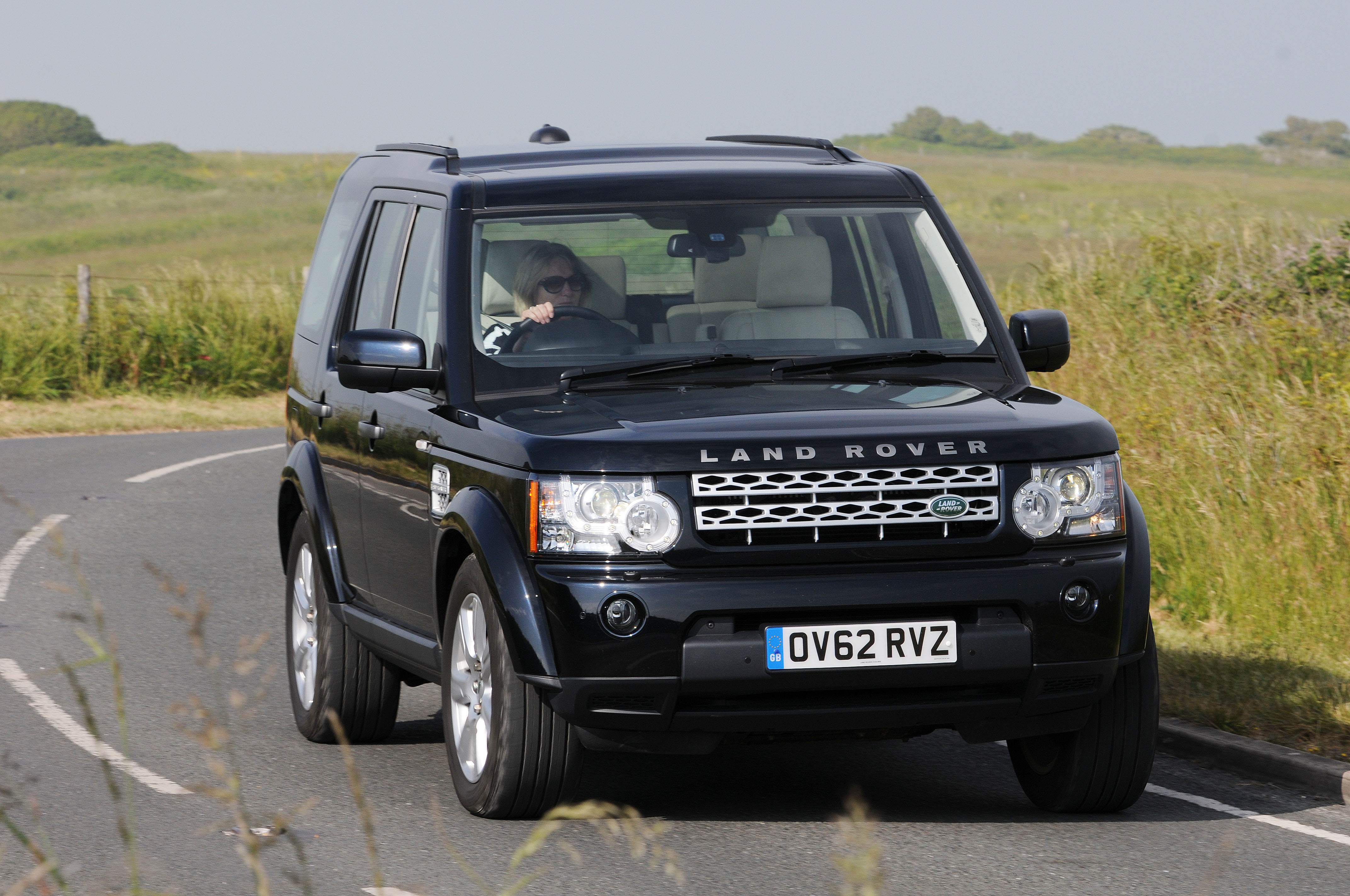Land Rover Discovery 4 Auto Express