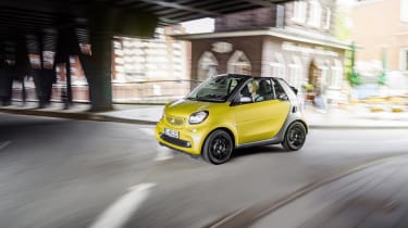 Smart ForTwo Cabrio - roof up action