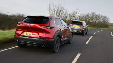 Suzuki Vitara and Mazda CX-30 - rear tracking