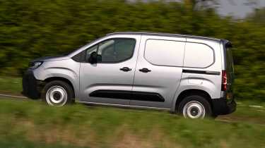 Citroen Berlingo Van - panning, passenger side