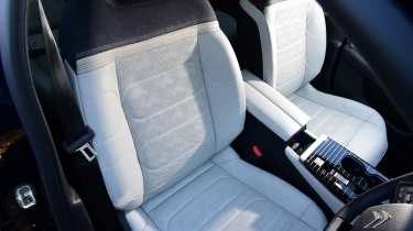 Citroen C5 X - front seats