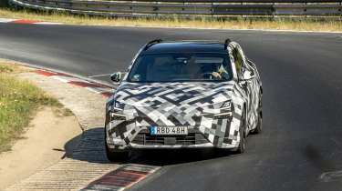 Polestar 4 SUV - dynamic front cornering