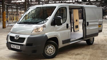 Peugeot Boxer front