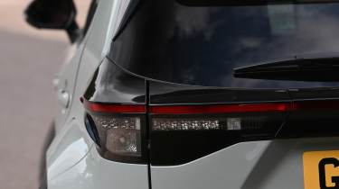 Toyota Yaris Cross - tail light