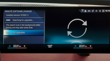 BMW X1 - infotainment screen displaying update information