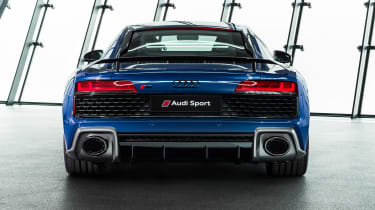 Audi R8 - studio full rear