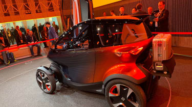 New SEAT Minimo concept targets the Renault Twizy 