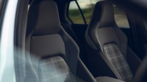 Volkswagen Golf GTD - seats