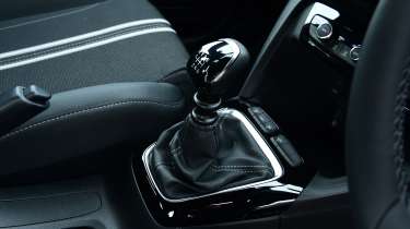 Vauxhall Corsa GS - gearstick