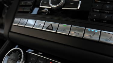 Mercedes CLS Shooting Brake centre console