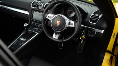 2014 Porsche Cayman dashboard