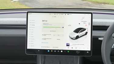 Tesla Model Y - infotainment