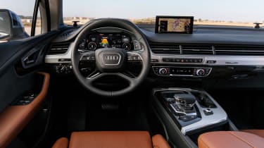 Audi Q7 e-tron 2015 interior