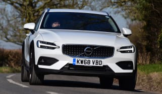 Volvo V60 Cross Country - front