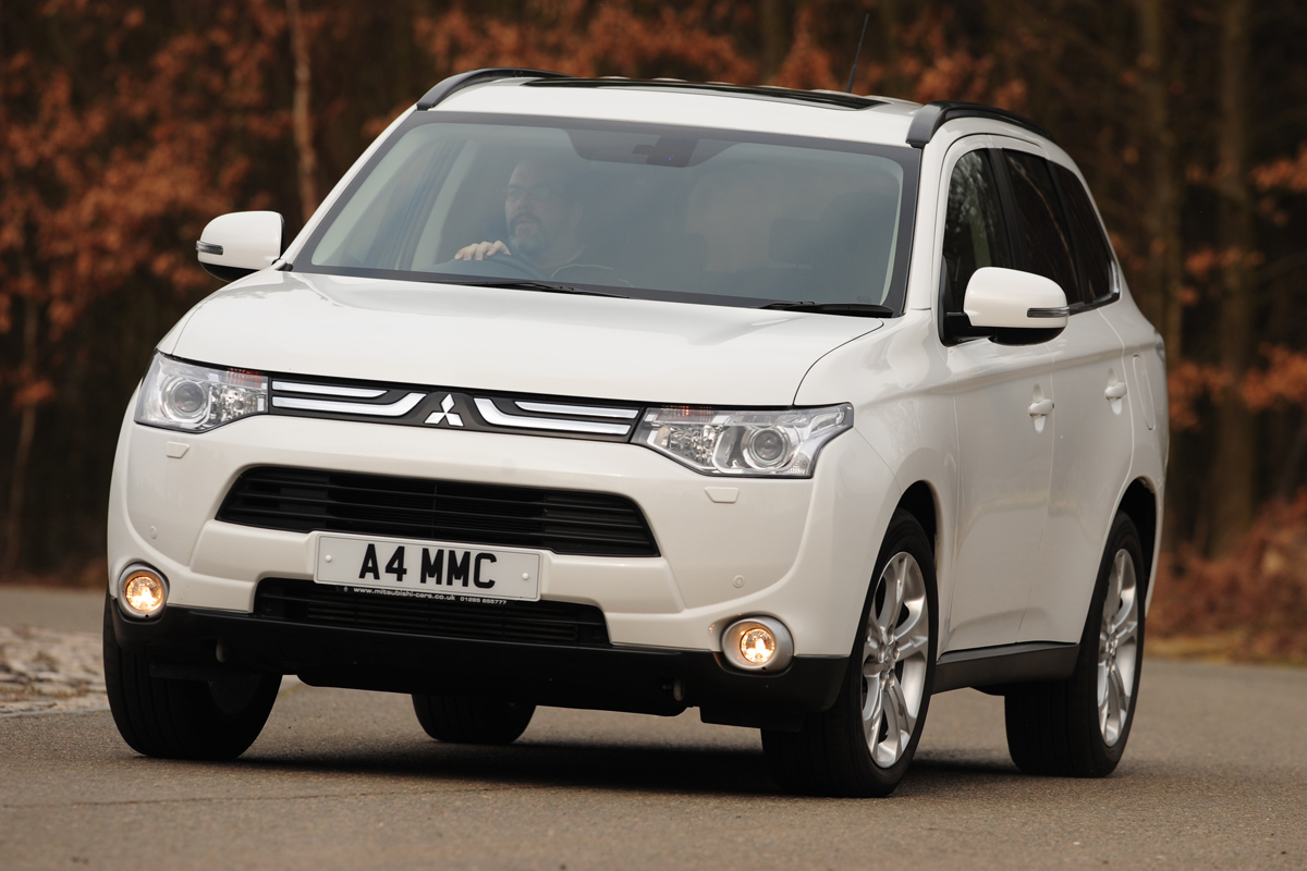 Mitsubishi Outlander 2.2 DI-D GX4 Auto Express Mitsubishi Outlander 2.2 DI-D GX4 Auto Express
