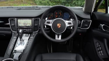 Porsche Panamera Diesel dash