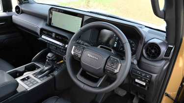 Toyota Land Cruiser - dashboard