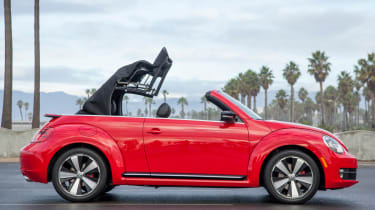 Volkswagen Beetle Cabriolet roof mechanism