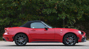 abarth 124 spider profile roof up