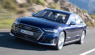 Audi S8 - front action