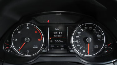 Used Mk1 Audi Q5 - dials