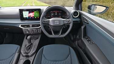 SEAT Arona - driver view