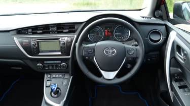 Toyota Auris Touring Sports 16