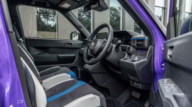 Honda Super-N - cabin