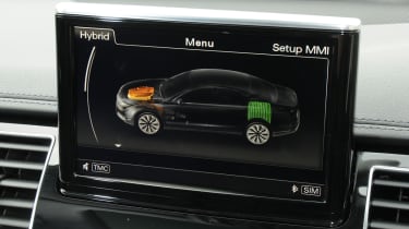 Audi A8L Hybrid 2.0 TFSI display