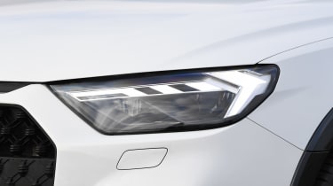 Audi A1 Citycarver - front lights