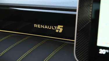 Renault 5 - 'Renault 5' badge interior detail