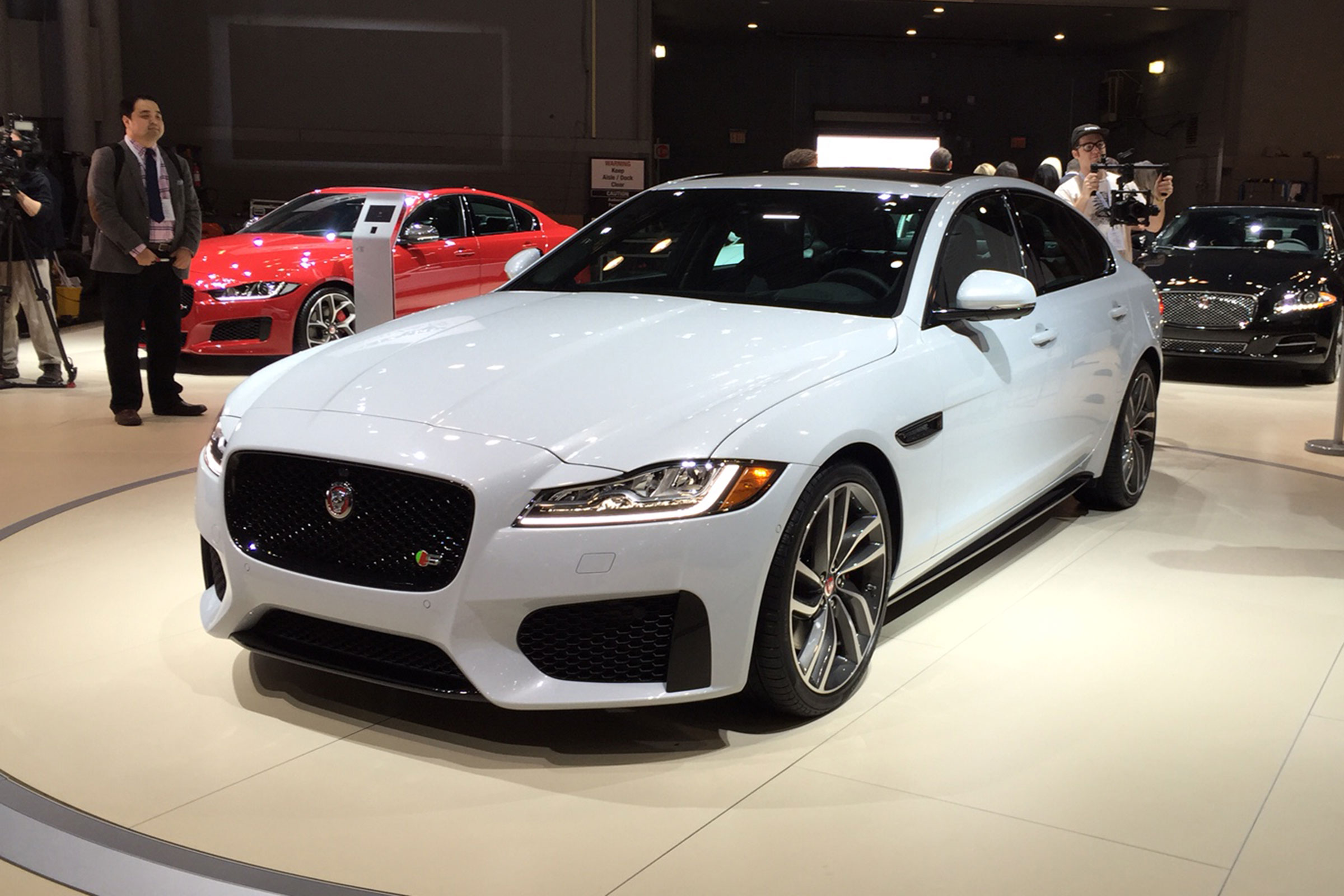 Jaguar xf 2015. Новый Ягуар XF. Jaguar XF новый. Jaguar XF 2017.