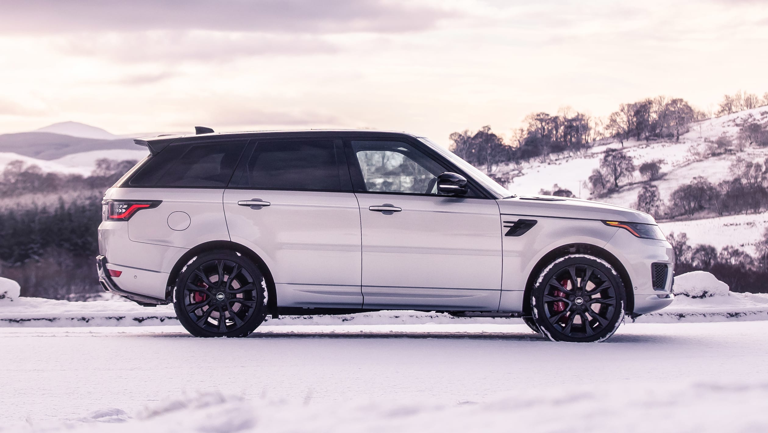 New 394bhp Range Rover Sport HST special edition announced pictures