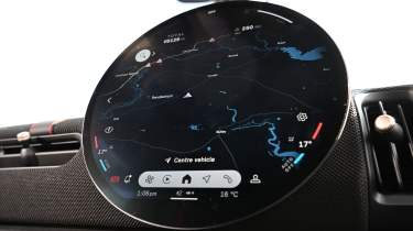 MINI Cooper JCW - central screen