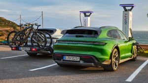 Porsche Taycan Cross Turismo - charging