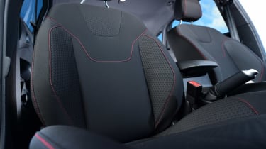 Ford Focus ST-Line - front seat